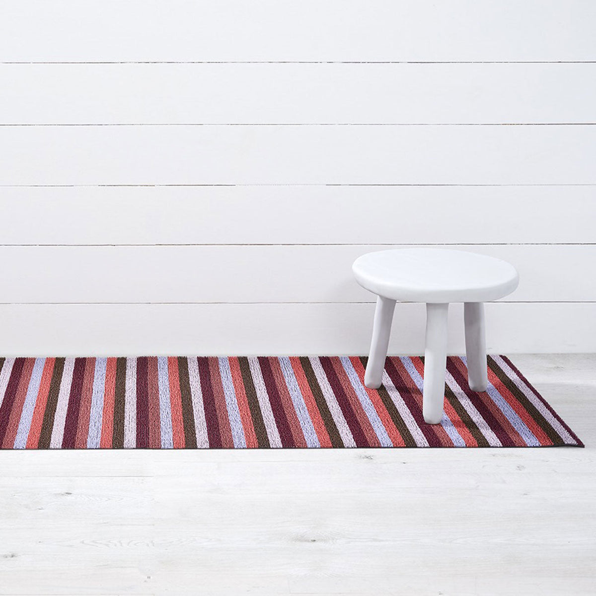 Chilewich Even Stripe Berry als runner van 61 x 183 cm