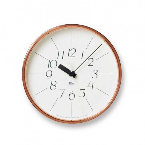Grote Riki copper klok van Riki Watanabe, klassiek Japans design met koperkleurige rand