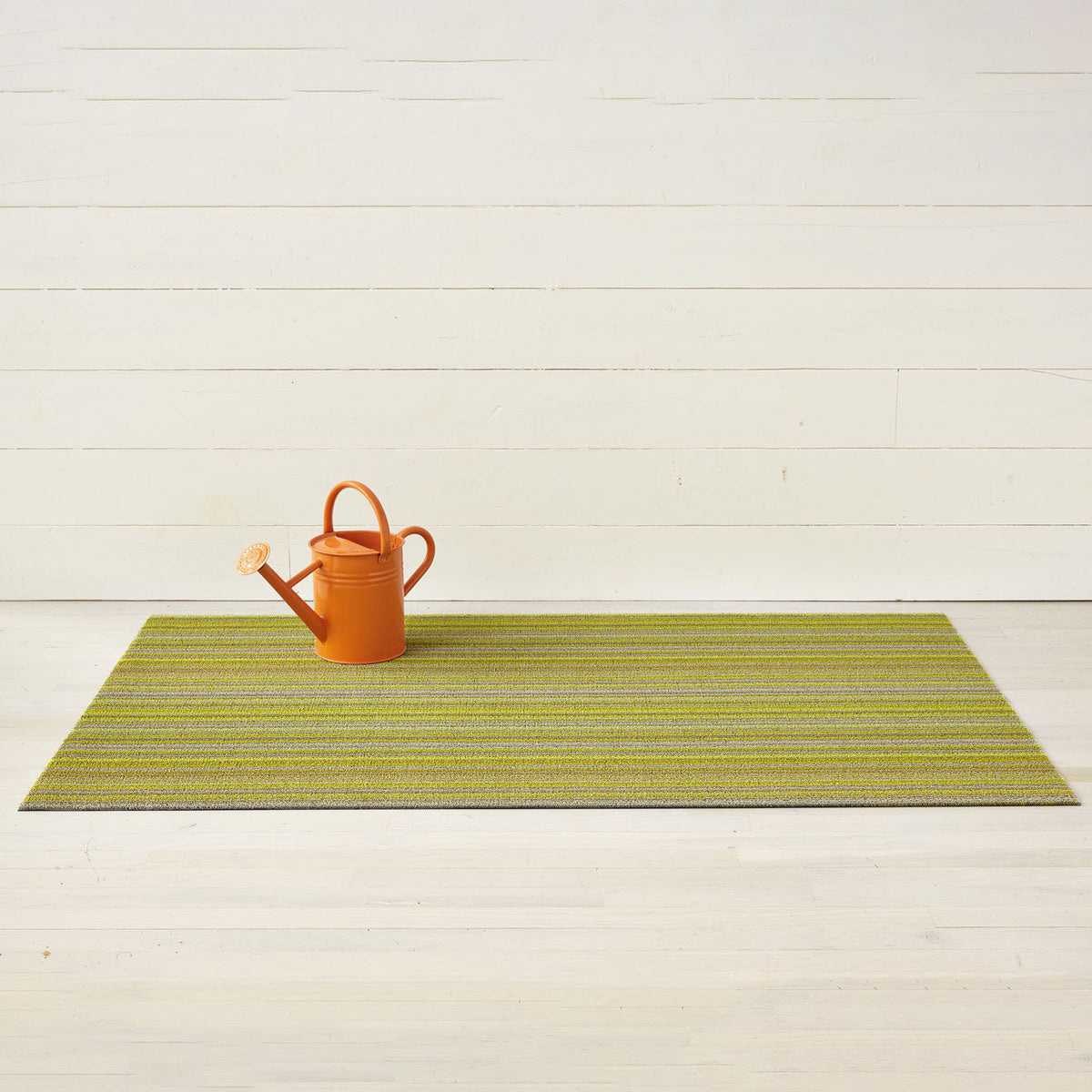 Chilewich Skinny Stripe Citron als big mat van 91 x 152 cm