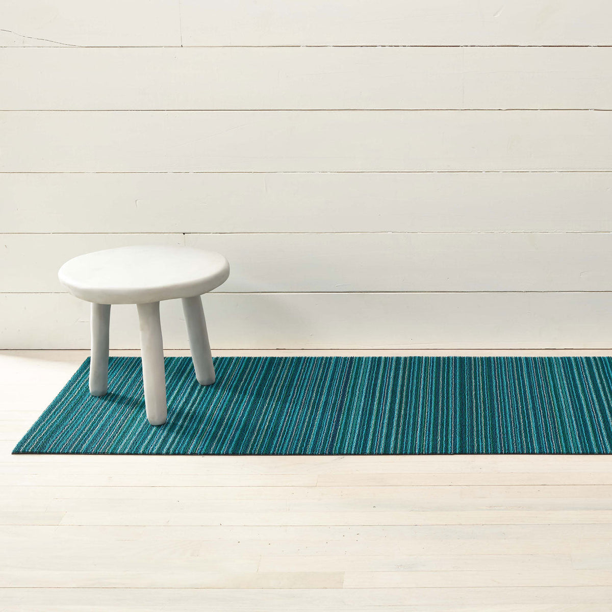 Chilewich Skinny Stripe Turquoise als runner van 61 x 183 cm