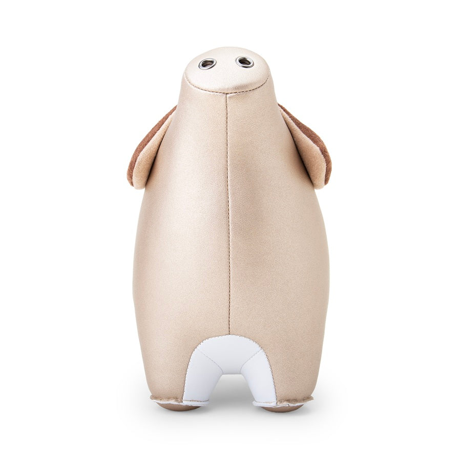 Zuny Pig Diya paperweight in pearl gold, front view