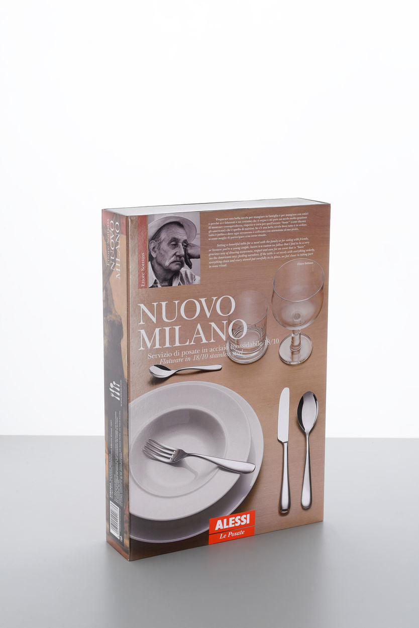 Alessi Nuovo Milano bestekset cassette, achterzijde verpakking met tafeldekking