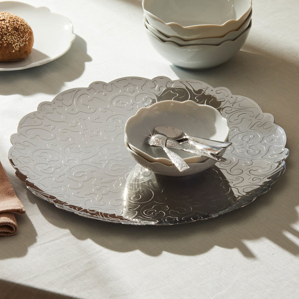 Alessi Schaaltje Dressed MW01/54 op tafel