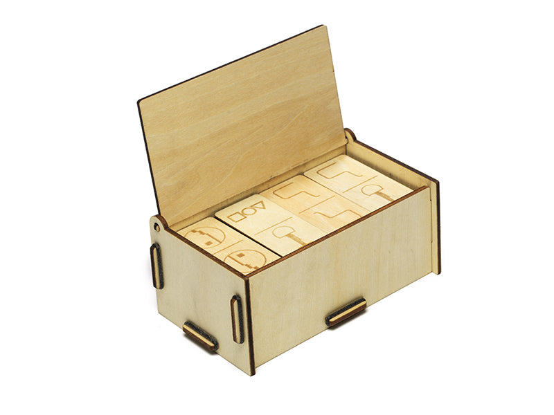 Houten doosje van de Bauhaus Domino Set, open met dominostenen