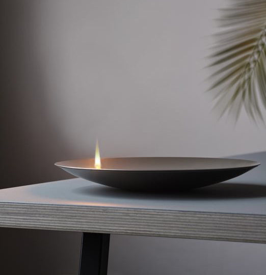 Mono Concave vlamschaal 26 cm, roestvrijstalen kom met vlam die los lijkt te branden
