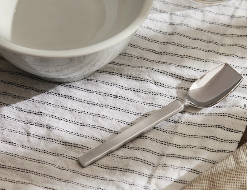 Platebowlcup kom, detail van de rand, wit