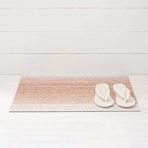 Chilewich deurmat Fade Sunrise, 46 x 71 cm, met kleurverloop in roze, oranje en geel