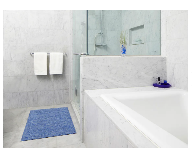 Chilewich doormat in blue, bathroom application