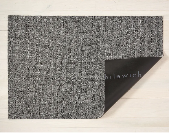 Chilewich deurmat Utility Heathered Fog, omgevouwen hoek met onderzijde in vinyl