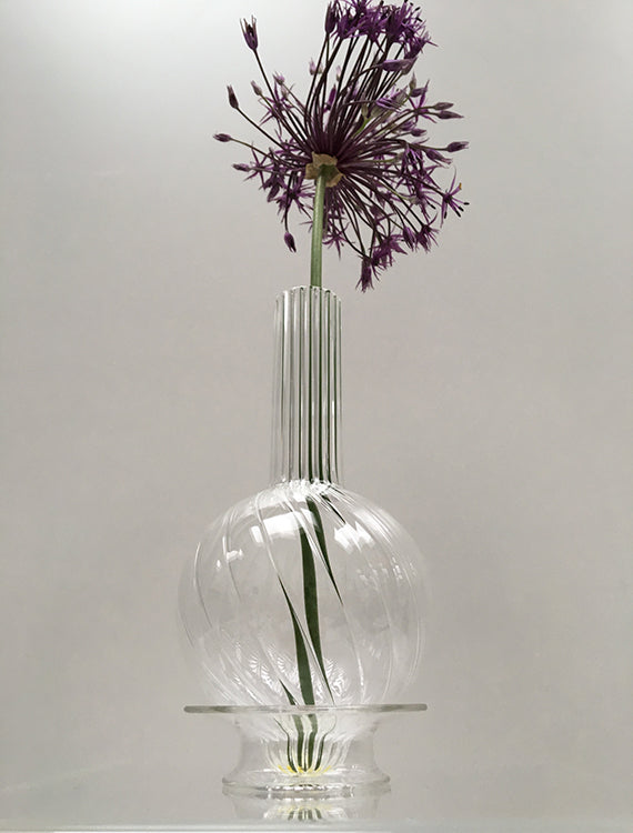 Alessi Dervish Vaas Small van Kanz Architetti, glazen bol met losse voet