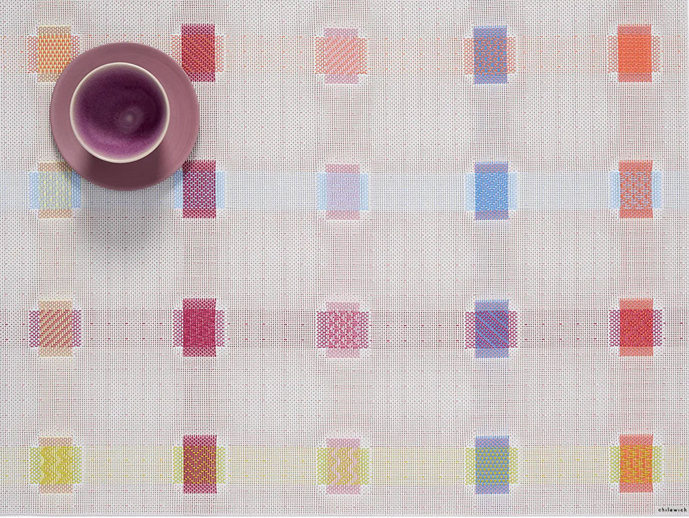 Placemat Sampler-Multi, ontwerp Sandy Chilewich, met kleurrijk geblokt patroon.