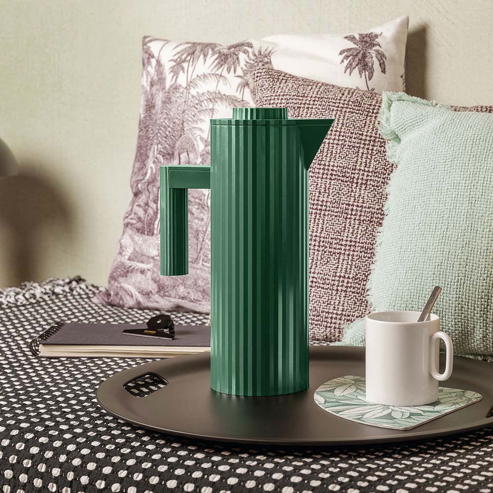 Plissé thermoskan in groen met knop, houdt dranken lang op temperatuur