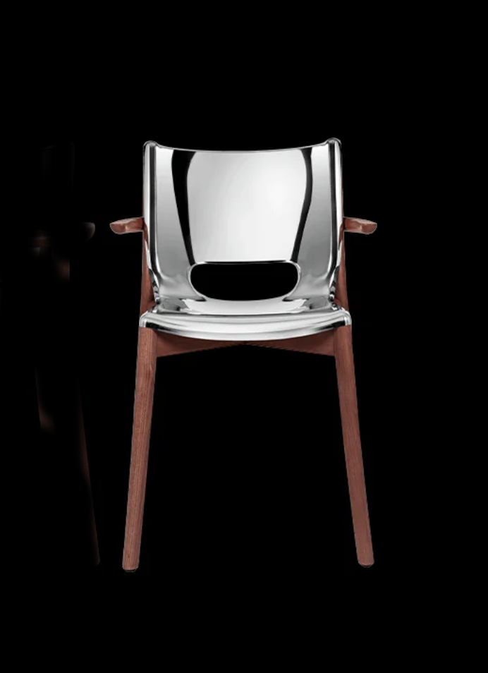 Poêle armchair, front view in polished steel