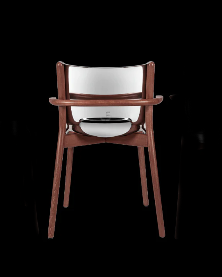 Poêle armchair, rear view with wooden frame