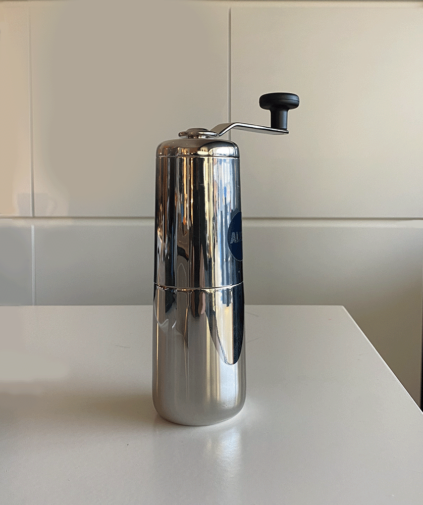 Alessi Koffie Handmolen op aanrecht, RVS behuizing met opklapbare handgreep
