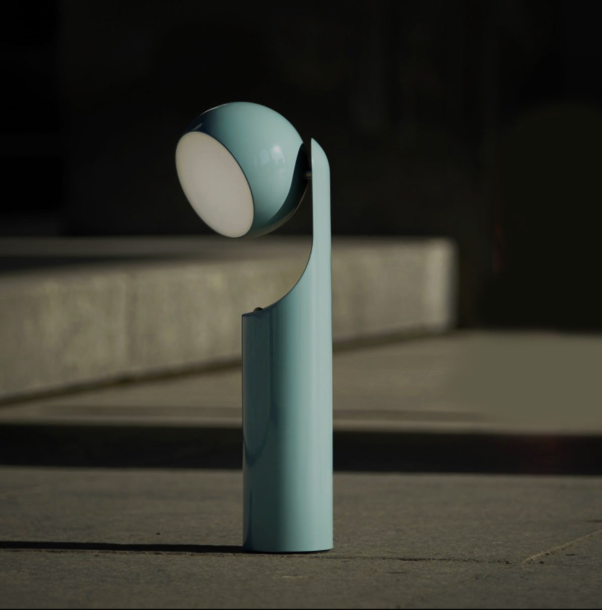 Alessi Mono Retro Lamp Renew Blue, ontwerp Notion Studio, dimbare leeslamp met draaibare kop
