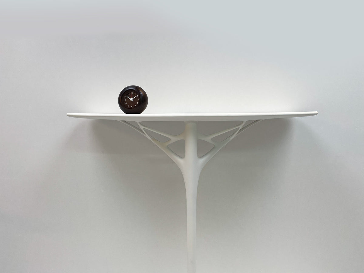 Wandtafel A.I. Console van Kartell, ontwerp Philippe Starck, wit, frontaal aanzicht.