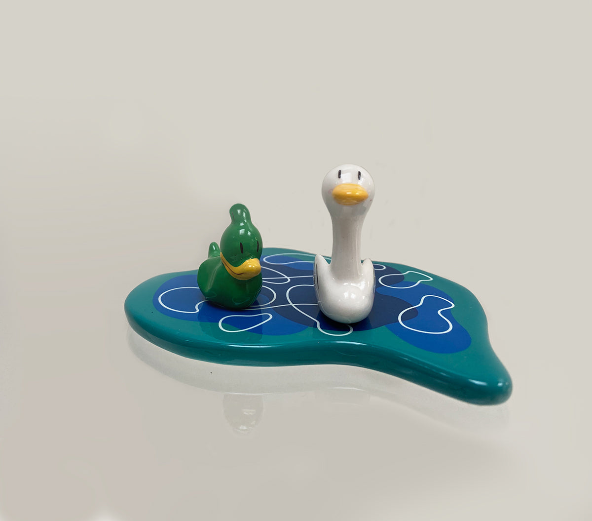 Alessi Lago dei desideri, kleine vijvervormige sierschaal met vogel en eend