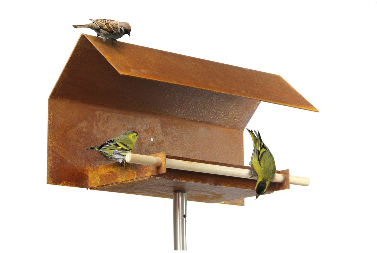 Mooie voederhuisje VH-2 met edelstalen stang, drie vogels bij de voederplank
