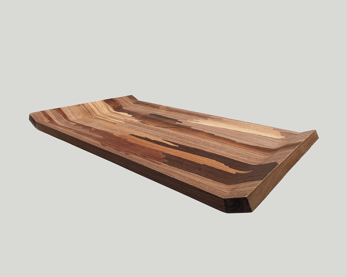 Alessi Re-Veneer dienblad in donker hout, ontwerp Jeroen Wand, hoekaanzicht
