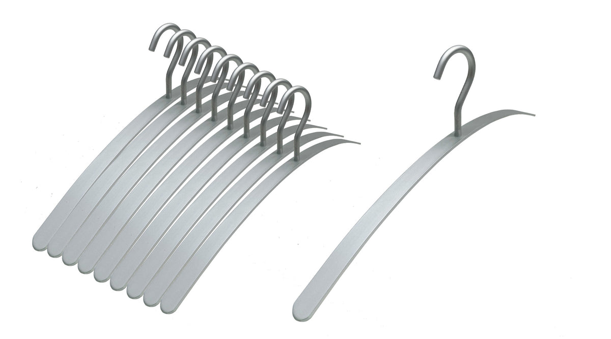 Radius Bond kledinghangers, geborsteld aluminium met ronde haak, set van 10 naast los exemplaar