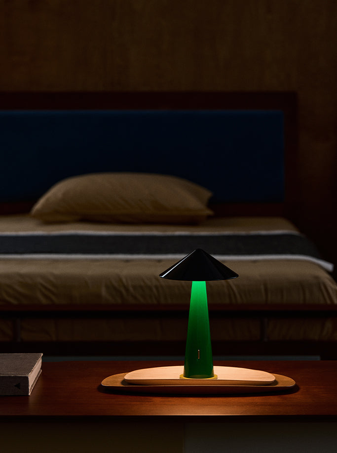 Tipsy oplaadlampje groen als nachtlampje naast het bed