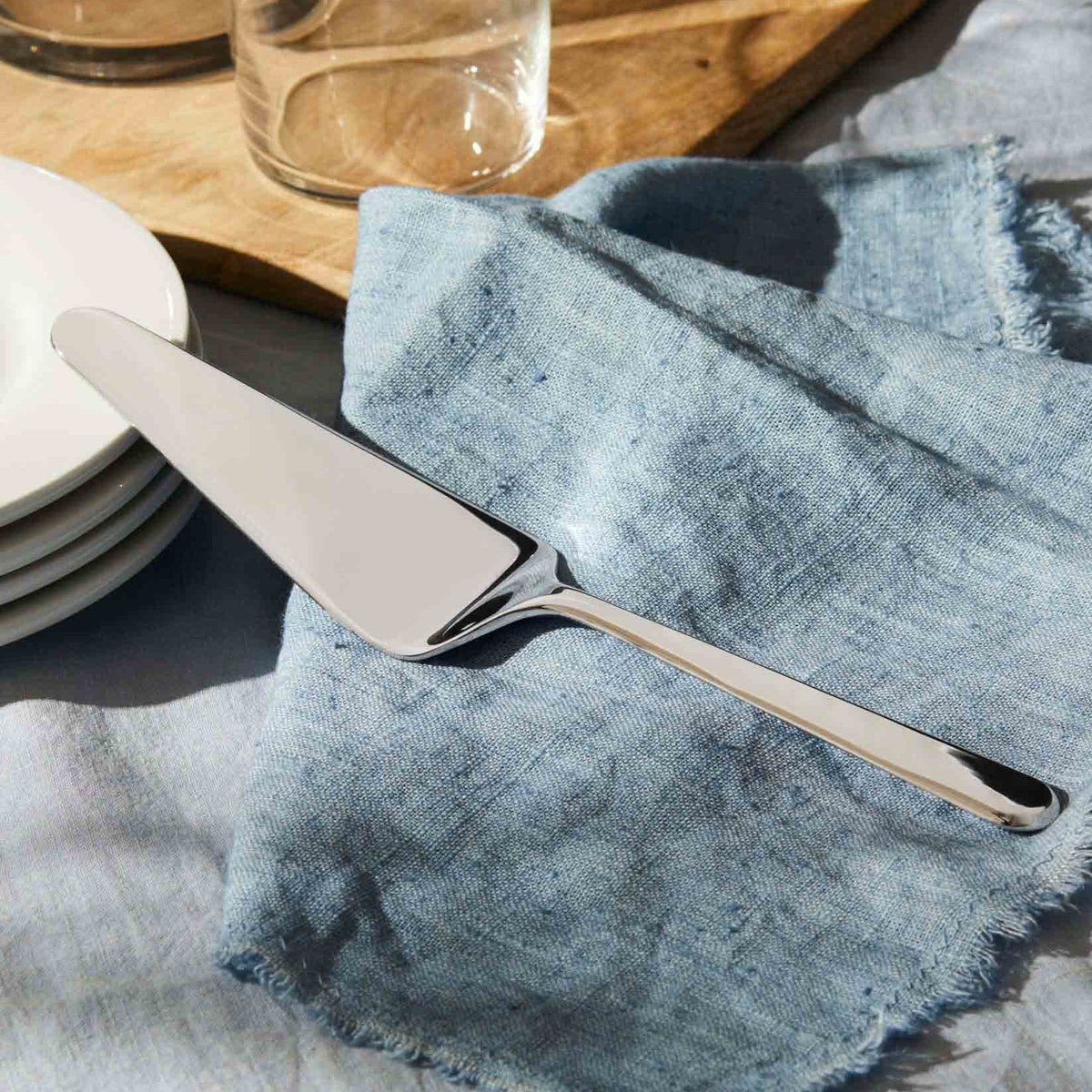 Alessi Amici taartlepel BG02/15 op tafel