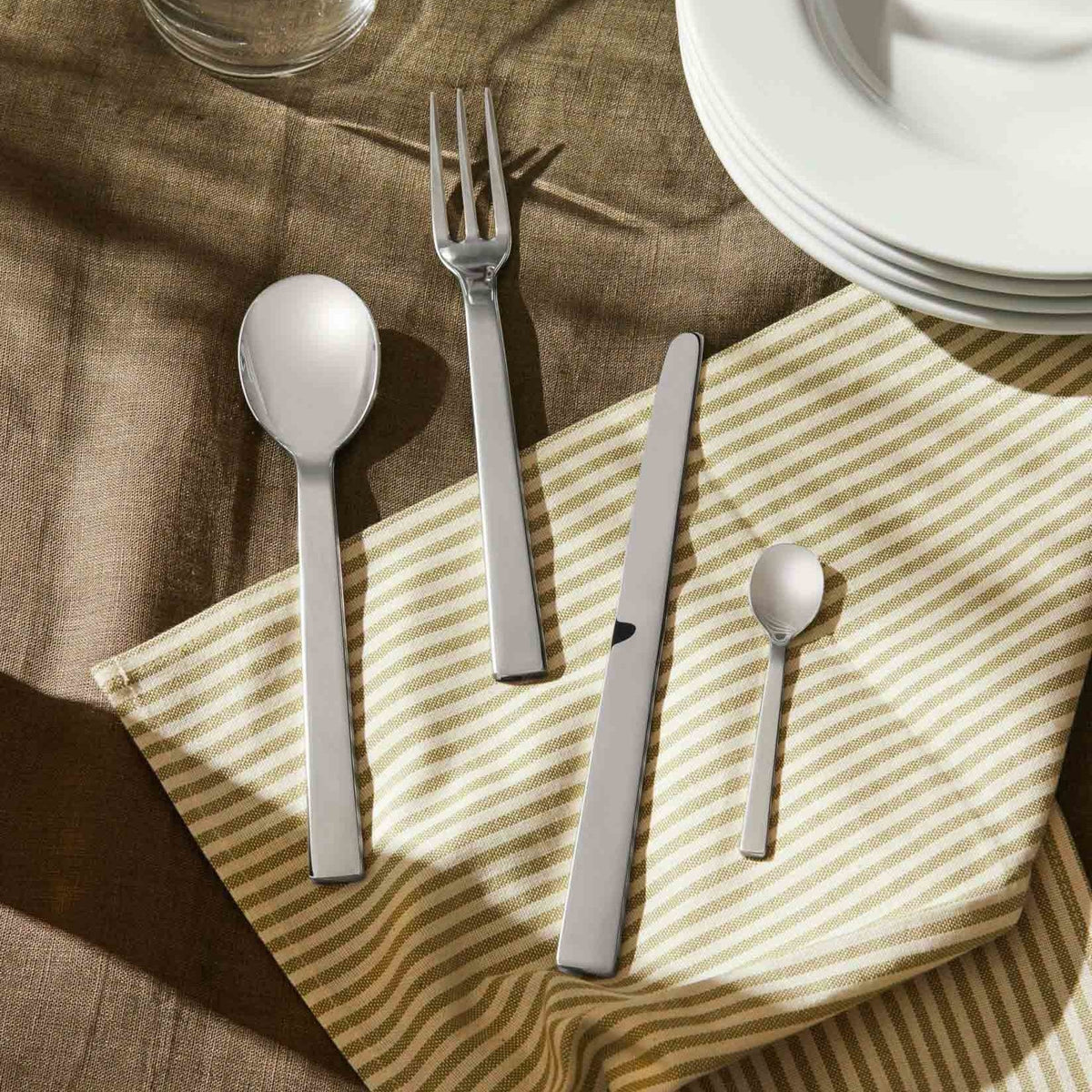 Alessi Santiago dinerlepel DC05/1 op tafel