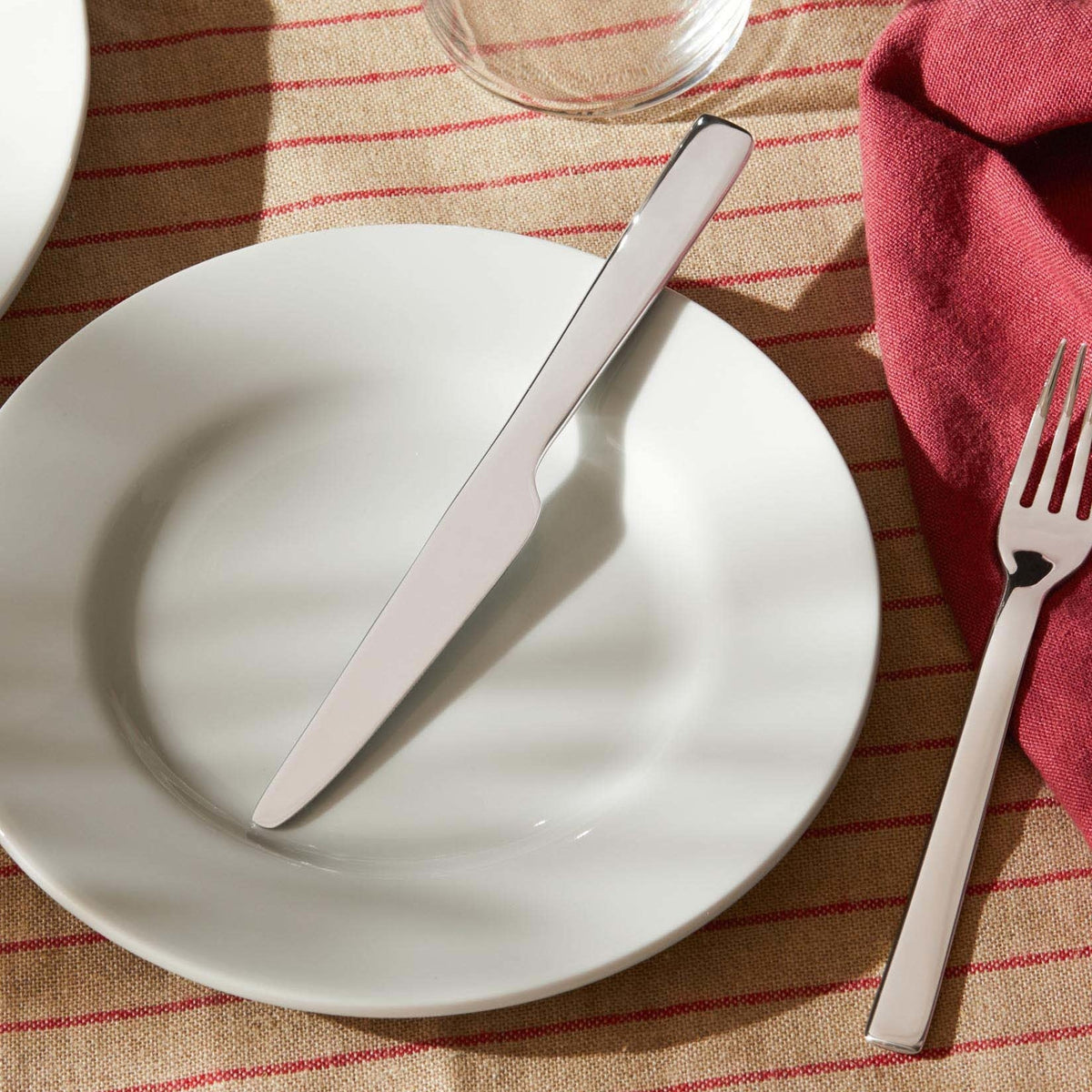 Alessi Ovale dessertmes REB09/6 op tafel