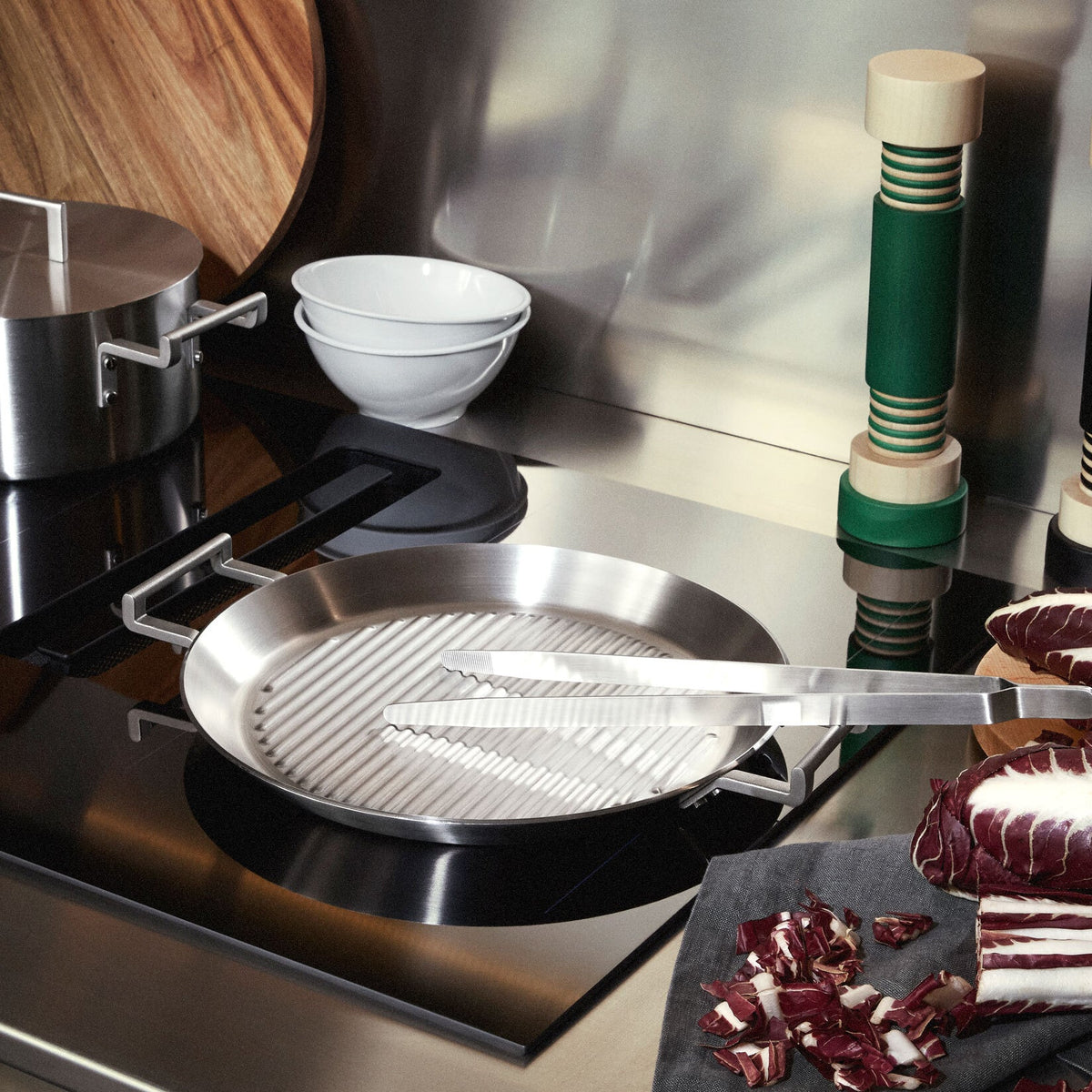 Alessi Grillpan Convivio DC304 op tafel