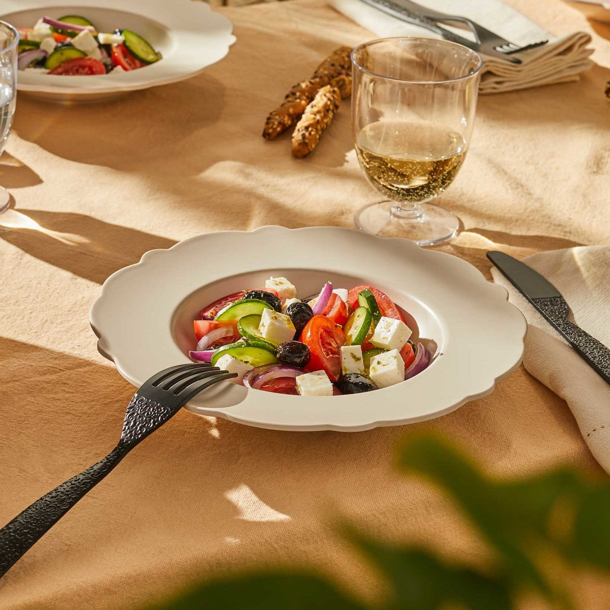 Alessi Soepbord Dressed en plein air MW72/2 LG op tafel