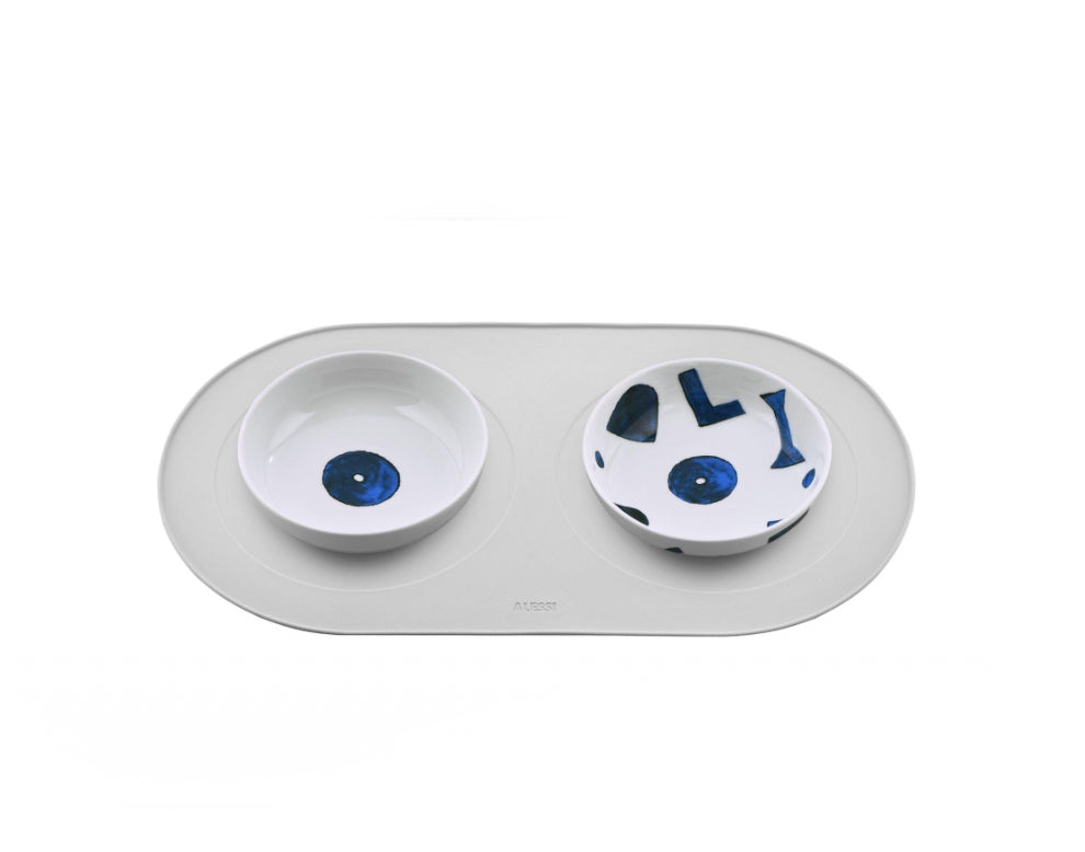 Itsumo siliconen slipmat klein met twee lage porseleinen bakjes, bovenaanzicht