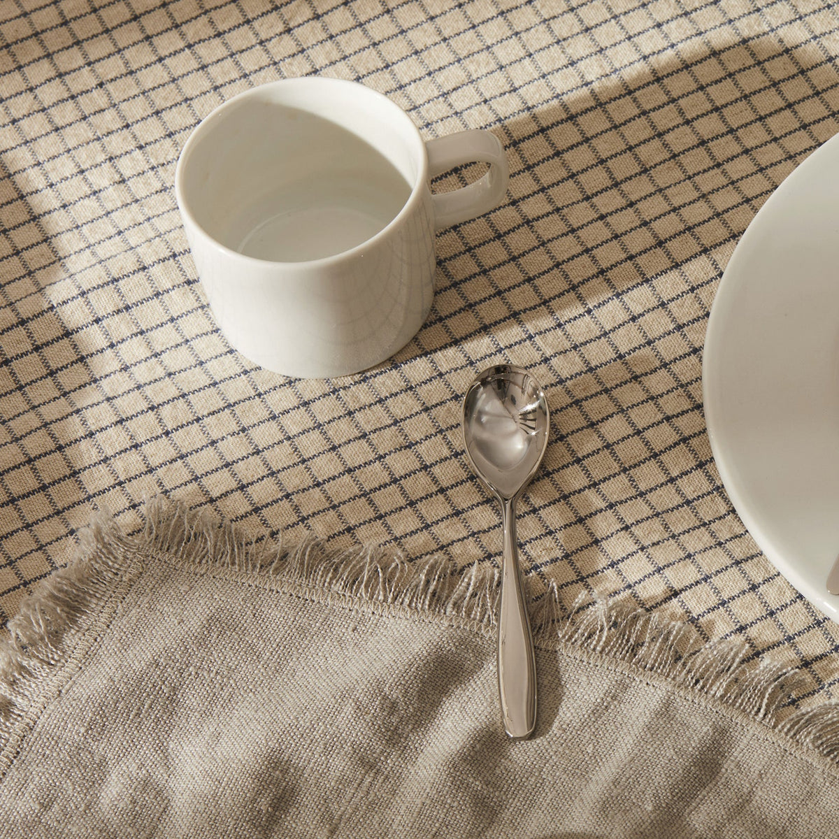 Alessi Mami mokkalepel SG38/9 op tafel