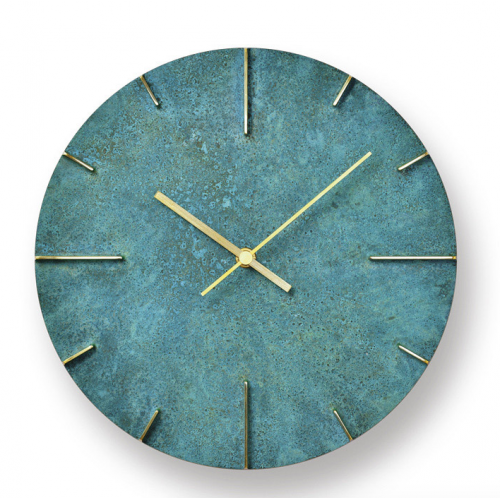 Quaint klok van Lemnos, ronde wandklok van koper met groen patina