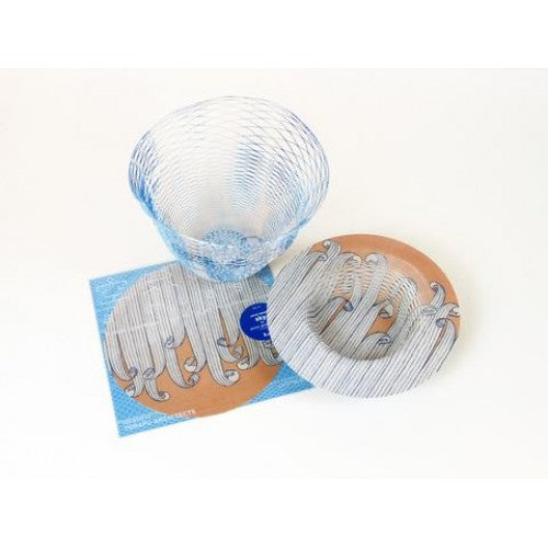 Alessi Air Vase Sky, papieren vaas, uitgevouwen en plat, blauw-wit patroon