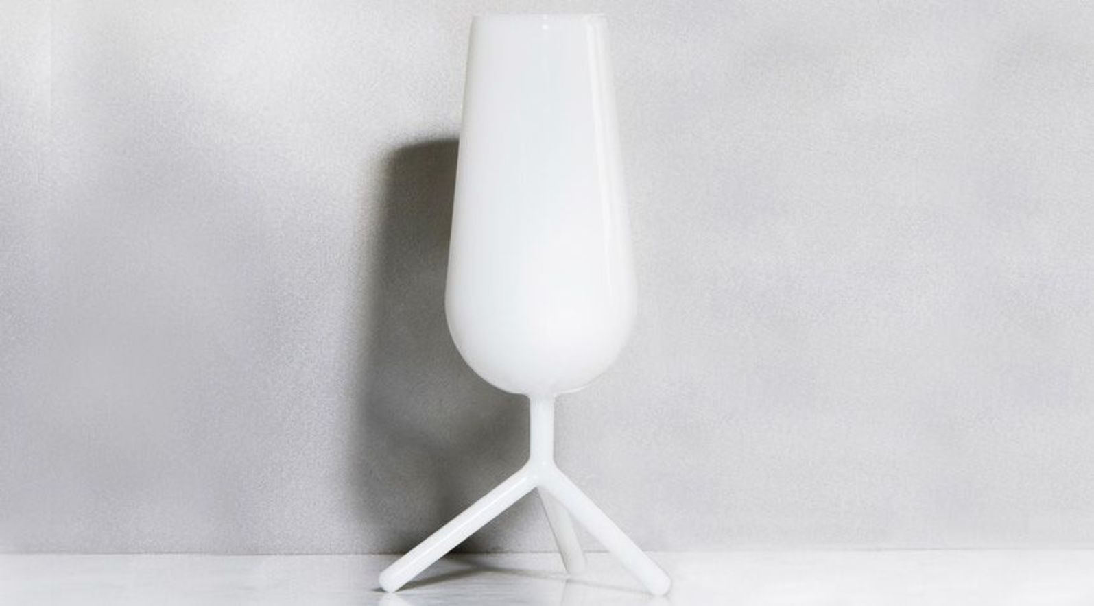  Tripod Vase Large White 30